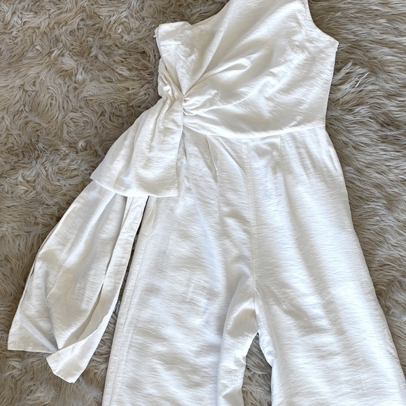 C/Meo Collective Show Them the Shoulder Jumpsuit - Picture 7 of 16